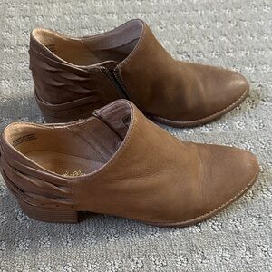 Seychelles Brown Ankle Boots with Side Zipper
